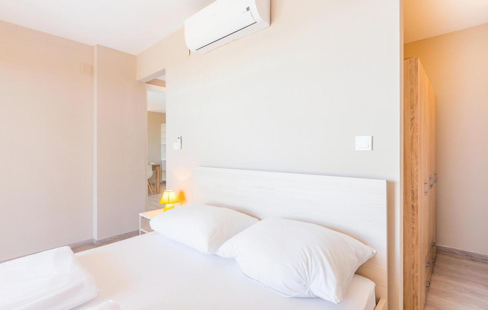 Pet Friendly Apartment In Povljana With Kitchen Zewnętrze zdjęcie
